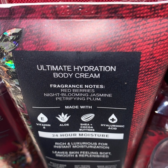 Bath and Bodyworks vampire blood gift set, all in one - Picture 3 of 3